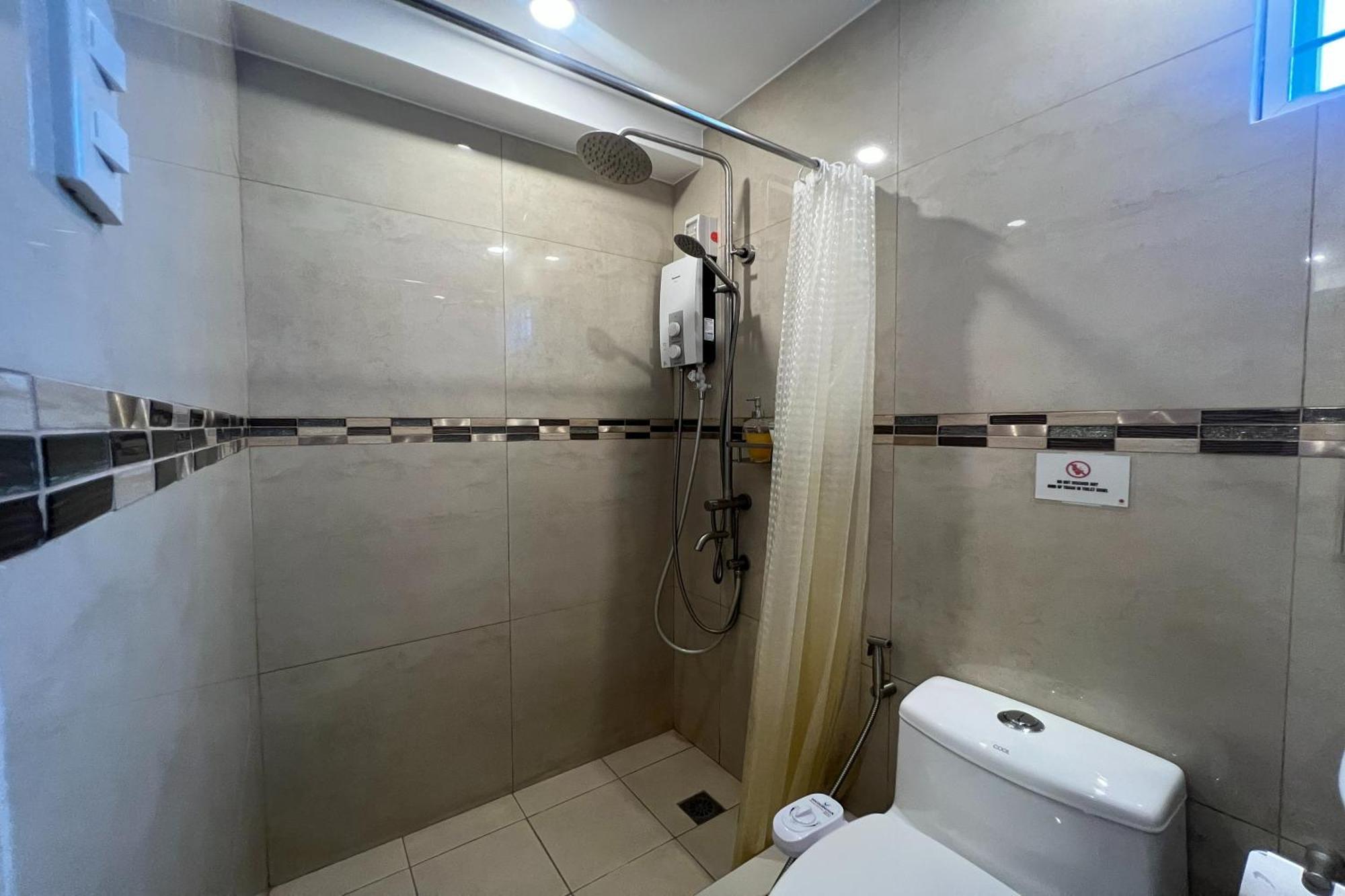 Khotel Near T3 Airport *